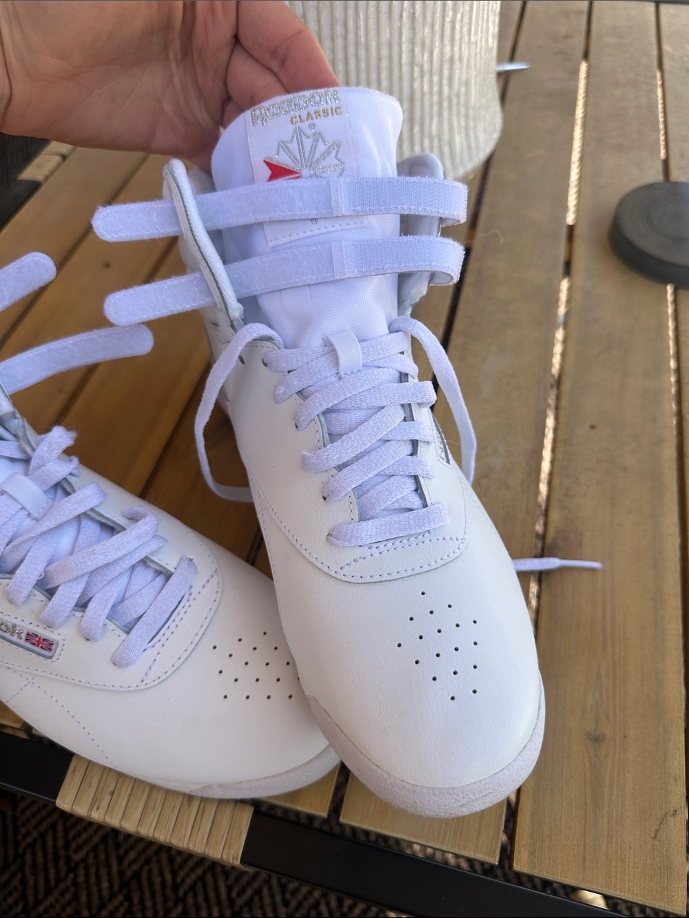 Women’s classic white Reebok sneakers - Picture 3 of 9